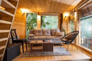 Top Airbnb Cabins in Canada for a Cozy Weekend Escape