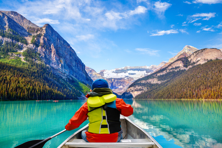 Kayaking in Canada: Top Spots for Beginners and Pros Alike