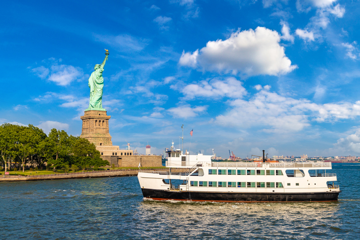 Statue of Liberty Cruise: How to plan a full day with different tour types (boat + museum + skyline) so everyone’s happy