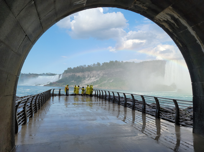 Beyond the Waterfall – 7 Secret Photo Spots along the Niagara Parkway for Your Grid