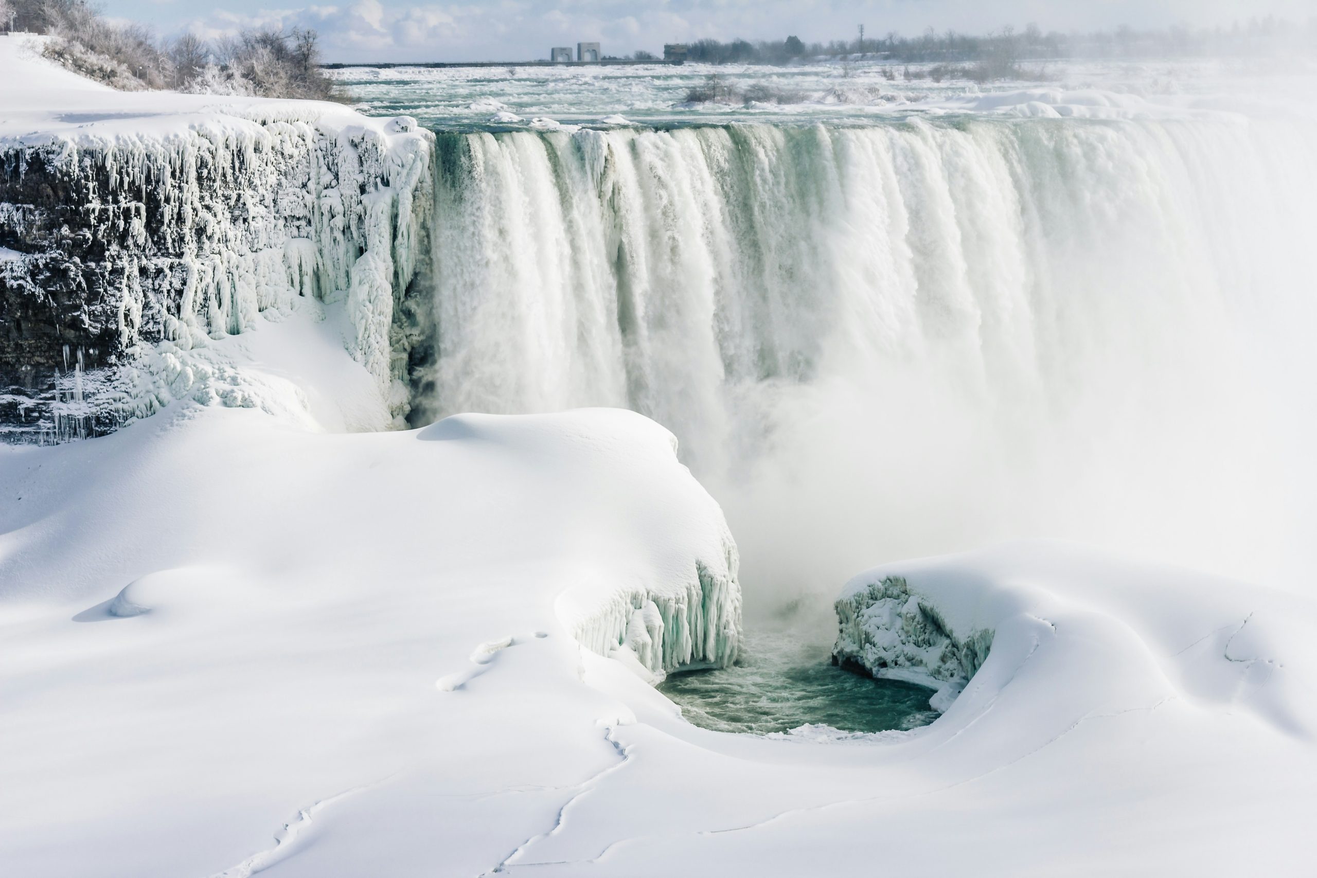 Niagara Falls In Winter Is Underrated: Here’s Why Snowy Tours Are Going Viral