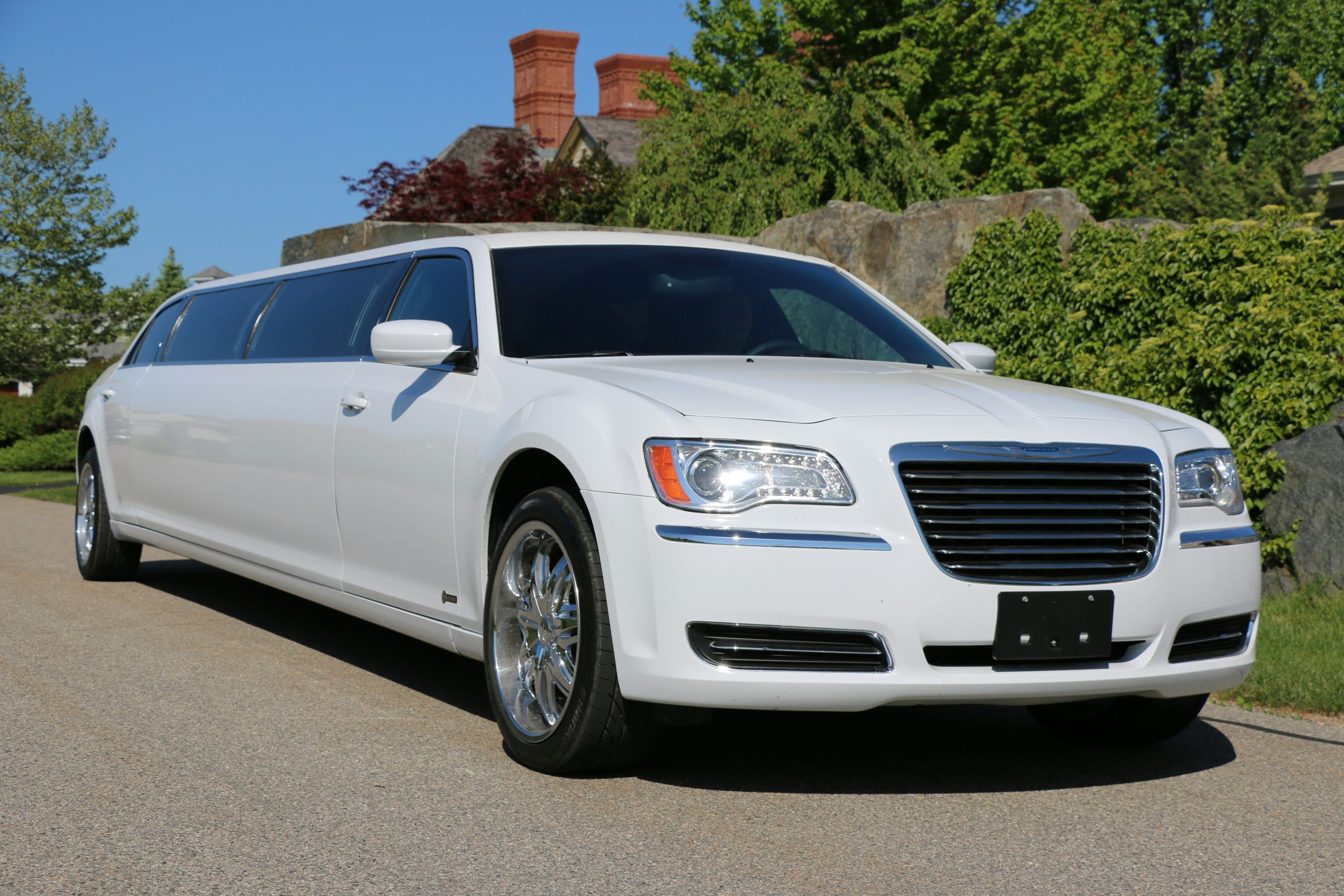 Limo - Niagara Falls luxury Transportation 