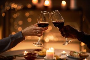 Why Are Couples Choosing Romantic Niagara Falls Evening Tours Over Traditional Date Nights?